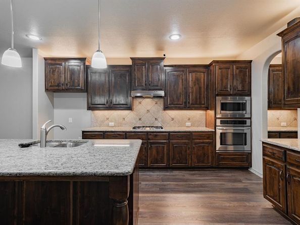 2216  Rosalinda Pass , Fort Worth Texas 76131