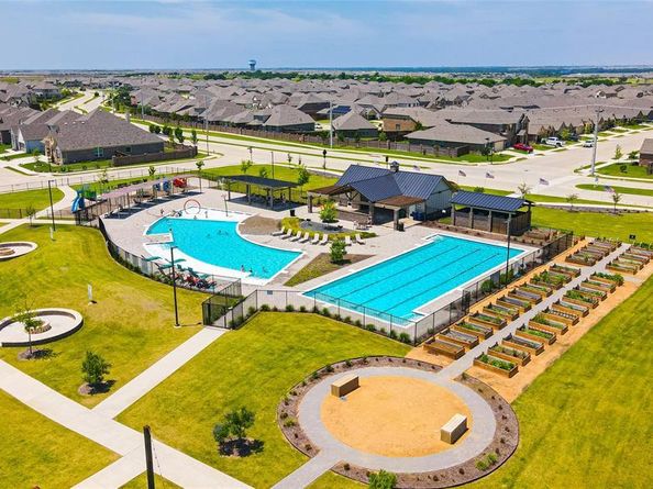 5333  Hybern Avenue , Aubrey Texas 76227