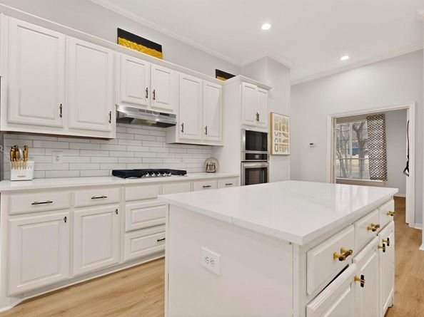 618  Oak Tree Cove , Cedar Hill Texas 75104