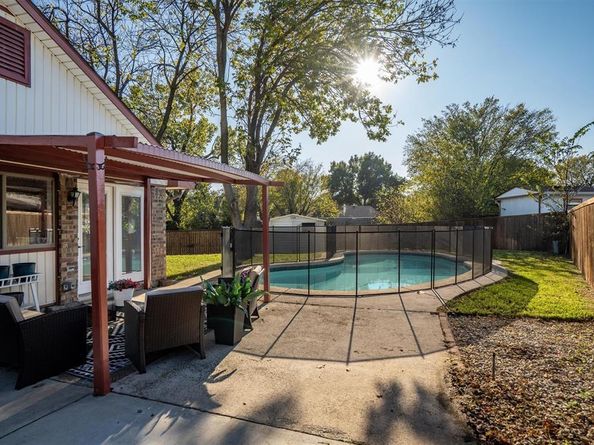 832  Foxwood Place , Lewisville Texas 75067