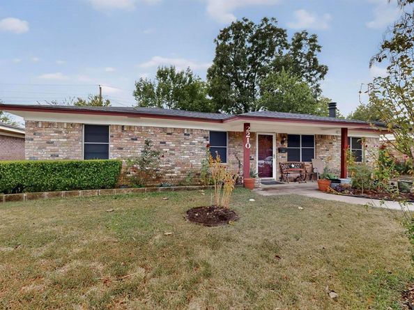 2210  Starlite Lane , Irving Texas 75061