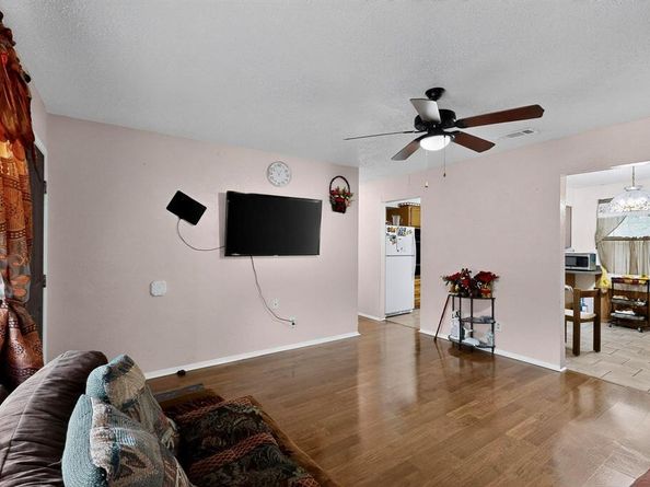 2210  Starlite Lane , Irving Texas 75061