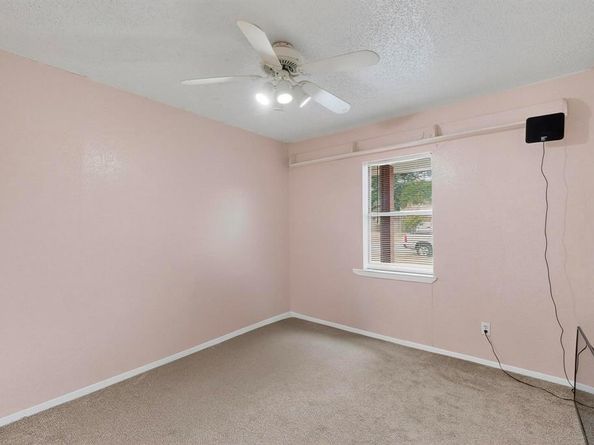 2210  Starlite Lane , Irving Texas 75061