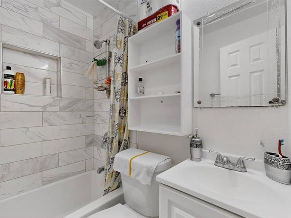 2210  Starlite Lane , Irving Texas 75061