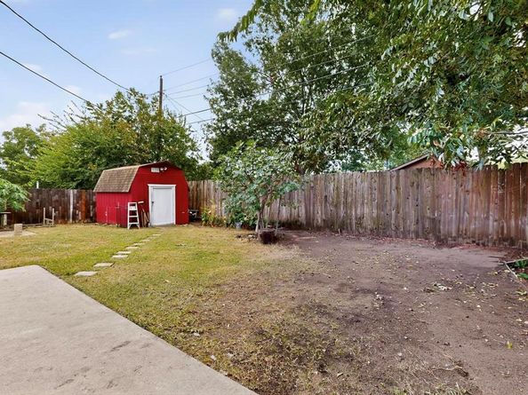 2210  Starlite Lane , Irving Texas 75061