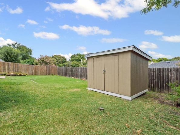 7109  Lost Horizon Drive , Benbrook Texas 76126