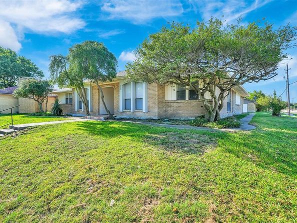 730  Woodcastle Drive , Garland Texas 75040