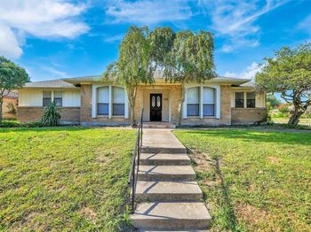 730  Woodcastle Drive 