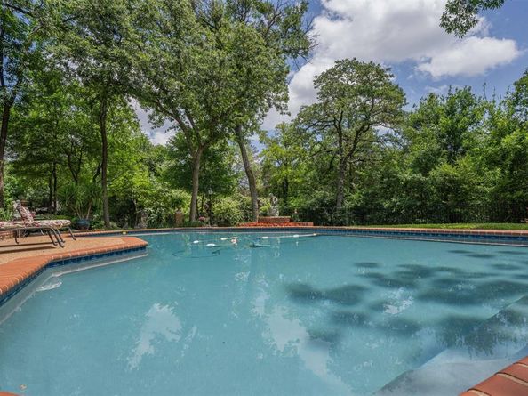 401  Canyon Creek Trail , Fort Worth Texas 76112