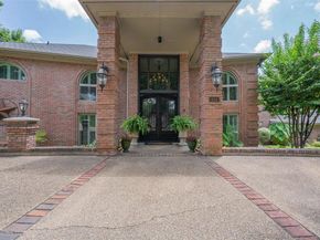 401  Canyon Creek Trail , Fort Worth Texas 76112