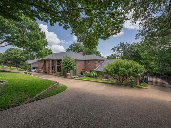 401  Canyon Creek Trail , Fort Worth Texas 76112