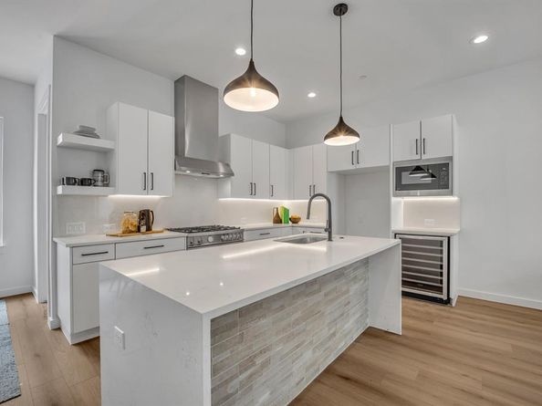 3612  San Jacinto   106, Dallas Texas 75204