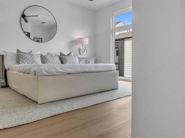 3612  San Jacinto   106, Dallas Texas 75204