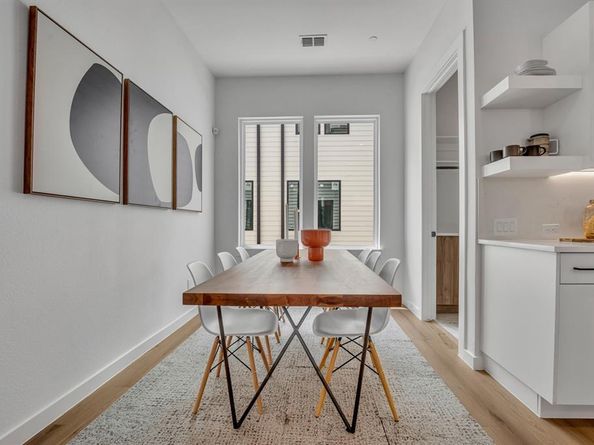 3612  San Jacinto   106, Dallas Texas 75204