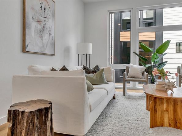 3612  San Jacinto   106, Dallas Texas 75204
