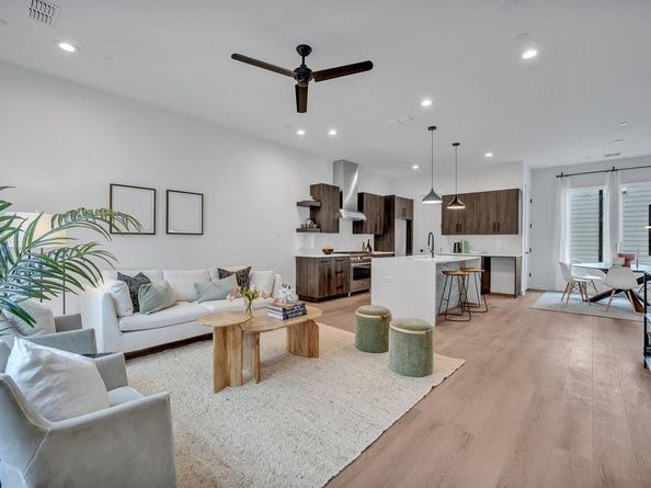 3612  San Jacinto   106, Dallas Texas 75204