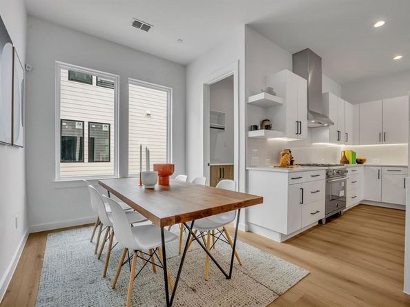 3612  San Jacinto   106, Dallas Texas 75204