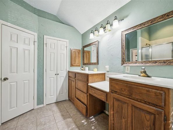 2150  Eva Lane , Euless Texas 76040