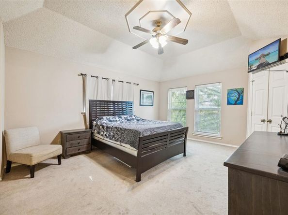 2150  Eva Lane , Euless Texas 76040