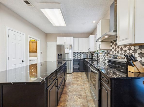 2150  Eva Lane , Euless Texas 76040