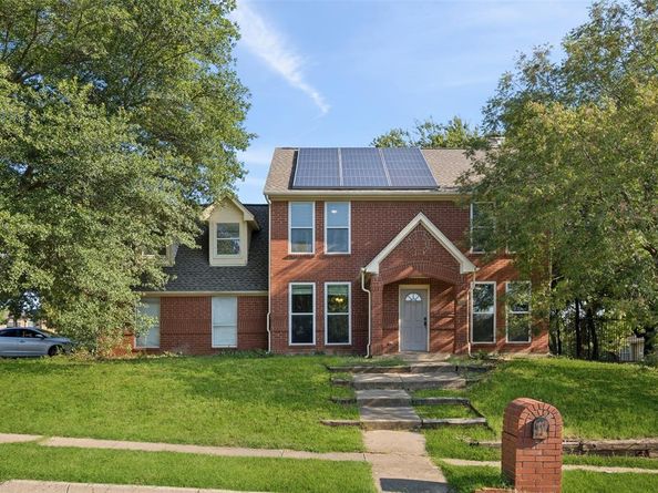 2150  Eva Lane , Euless Texas 76040