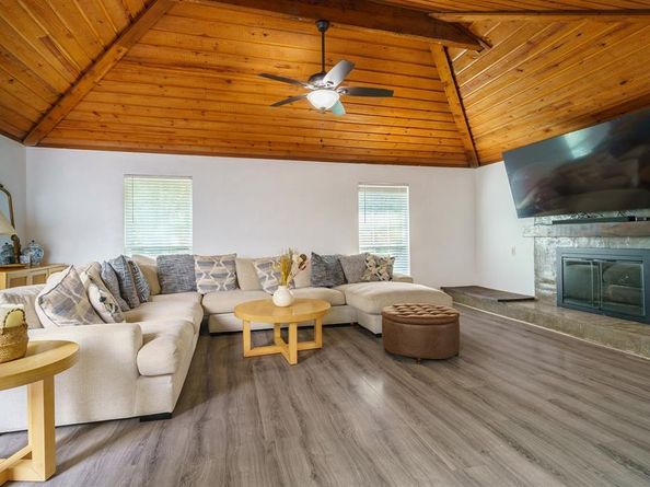 4113  Cedar Creek Drive , Garland Texas 75043