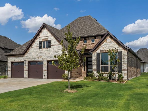 304  Big Antler Court , Heath Texas 75032