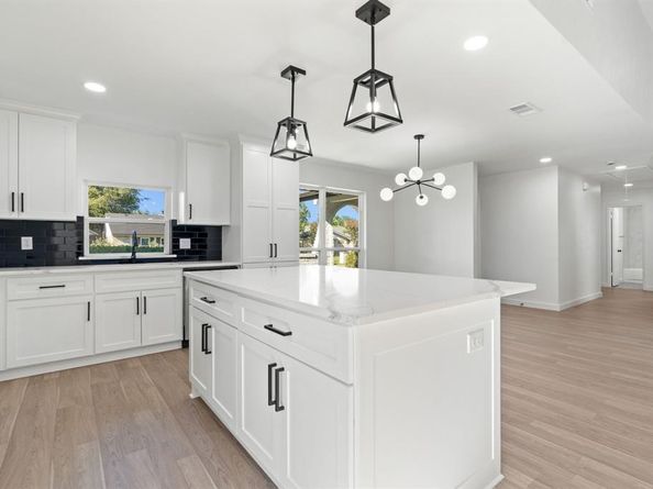 1822  Lewis Drive , Garland Texas 75041