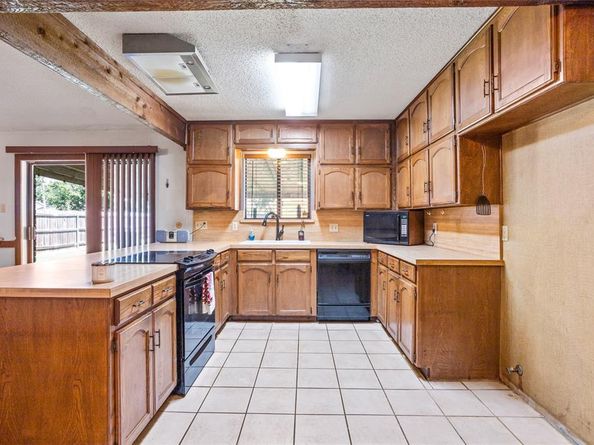 2405  Engleford Drive , Arlington Texas 76015