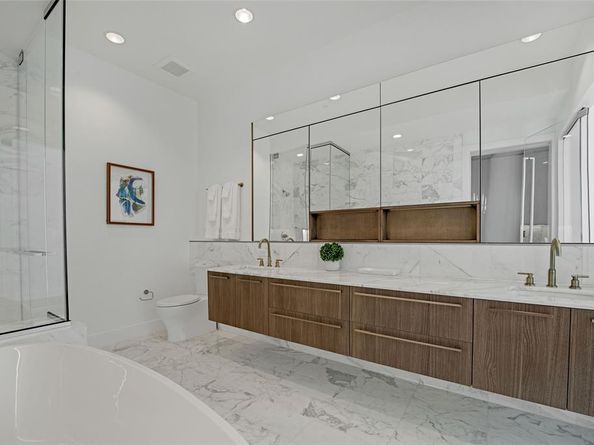 3130 N Harwood Street  2802, Dallas Texas 75201