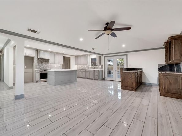 3025  Truxillo Street , Dallas Texas 75228