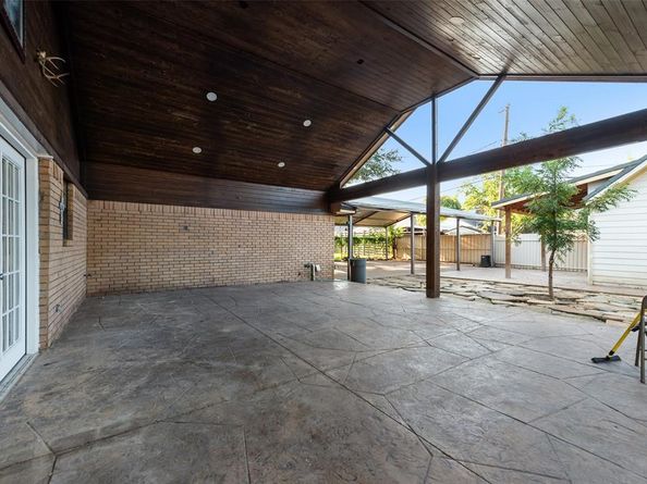 3025  Truxillo Street , Dallas Texas 75228