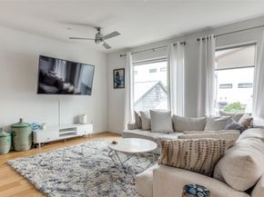 2222  Moser Avenue  110, Dallas Texas 75206