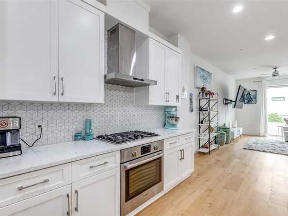 2222  Moser Avenue  110, Dallas Texas 75206
