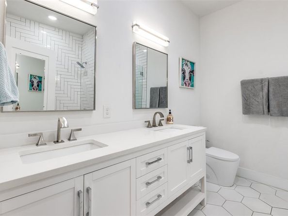 2222  Moser Avenue  110, Dallas Texas 75206