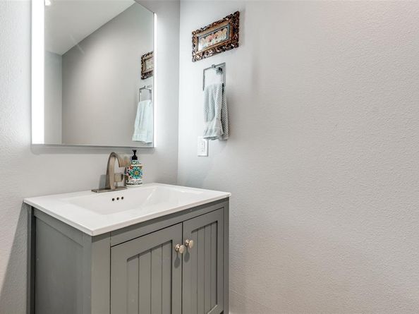 2222  Moser Avenue  110, Dallas Texas 75206
