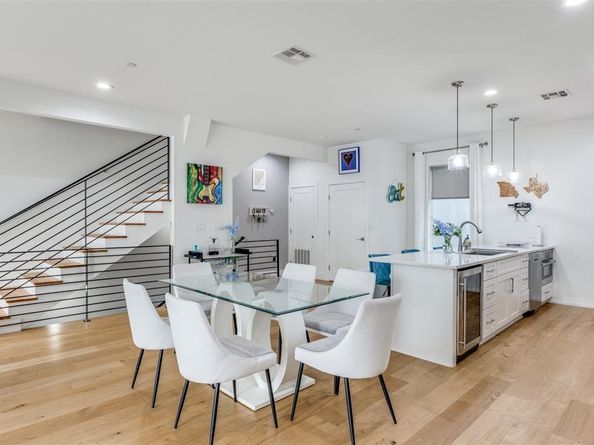 2222  Moser Avenue  110, Dallas Texas 75206