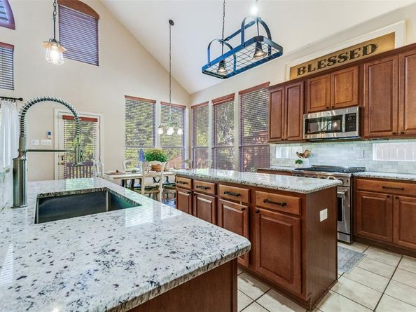2402  Indian Trail , Rowlett Texas 75088