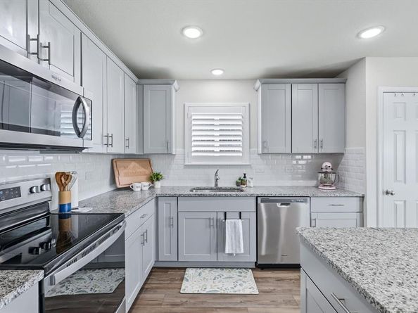 1112  Waggoner Drive , Aubrey Texas 76227