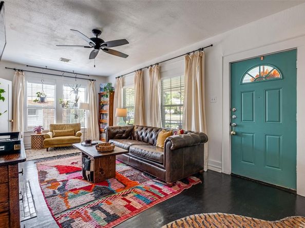 920 S Oak Cliff Boulevard , Dallas Texas 75208