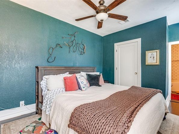 920 S Oak Cliff Boulevard , Dallas Texas 75208