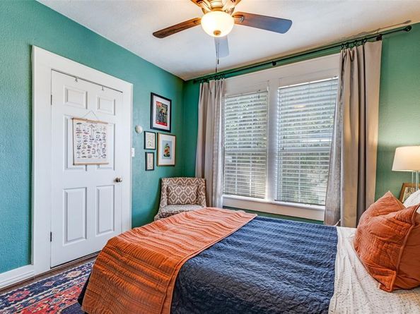 920 S Oak Cliff Boulevard , Dallas Texas 75208