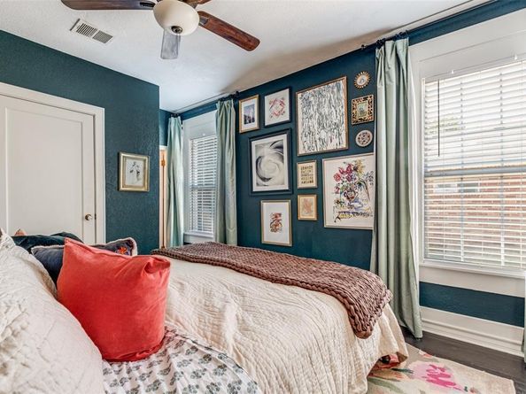 920 S Oak Cliff Boulevard , Dallas Texas 75208