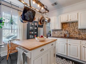 920 S Oak Cliff Boulevard , Dallas Texas 75208