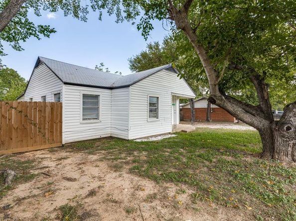 217  Ridgeway Avenue , Azle Texas 76020