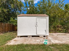 217  Ridgeway Avenue , Azle Texas 76020
