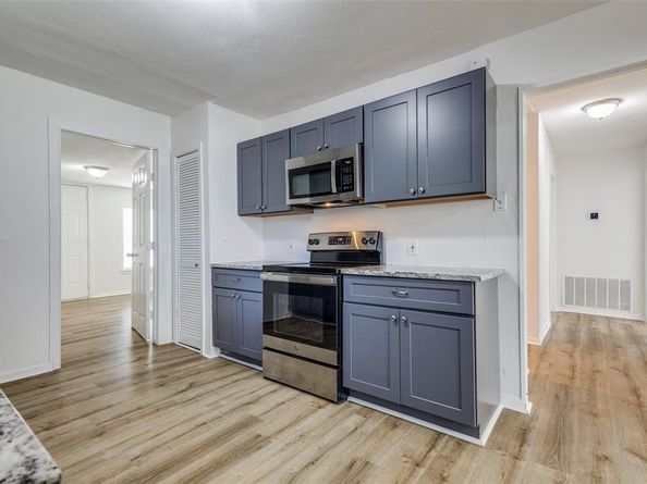 217  Ridgeway Avenue , Azle Texas 76020