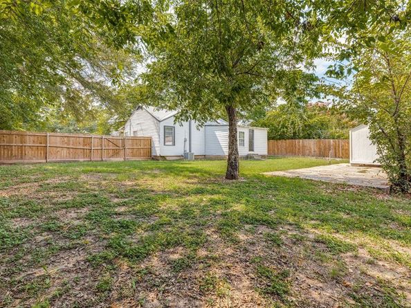 217  Ridgeway Avenue , Azle Texas 76020