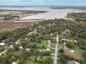 217  Ridgeway Avenue , Azle Texas 76020