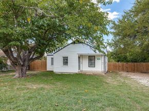 217  Ridgeway Avenue , Azle Texas 76020